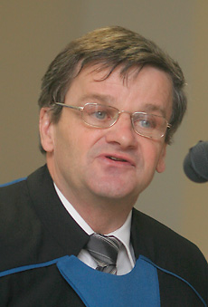 Prof. Dr. Volker Arnold
