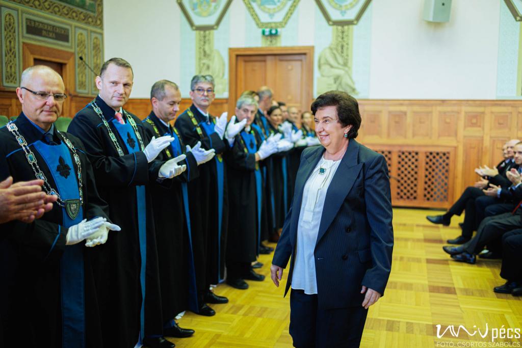 Prof. Maria Miguéns Pereira is honorary doctor of the Faculty of Sciences of the University of Pécs since 9 November 2023.