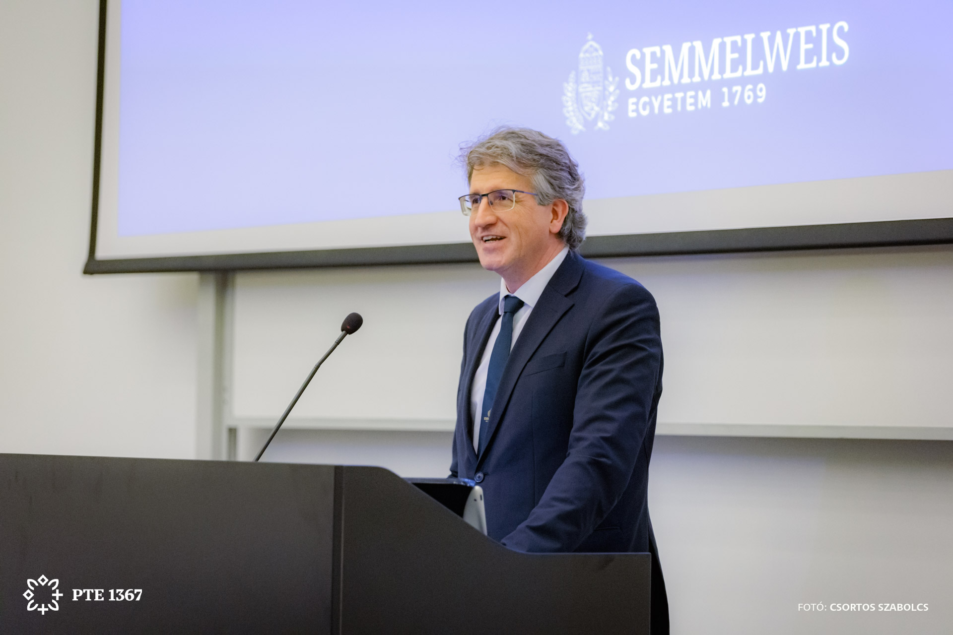 Dr. János Réthelyi from the Semmelweis University during his speech