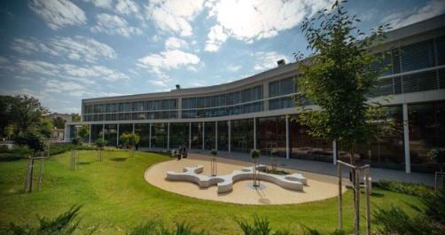 The new teaching and research wing of the Medical School has been handed over